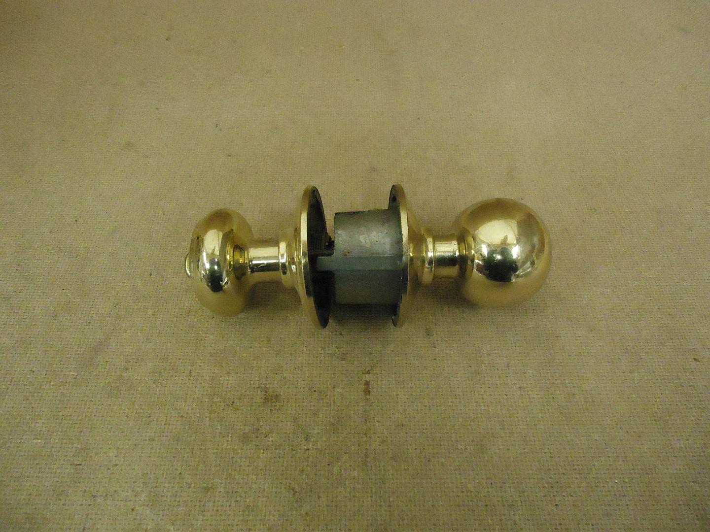 Schlage Door Knob Set Polished Brass 2in. Privacy Lock F650238 Brass