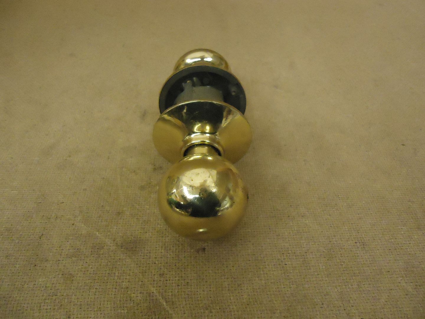 Schlage Door Knob Set Polished Brass 2in. Privacy Lock F650238 Brass