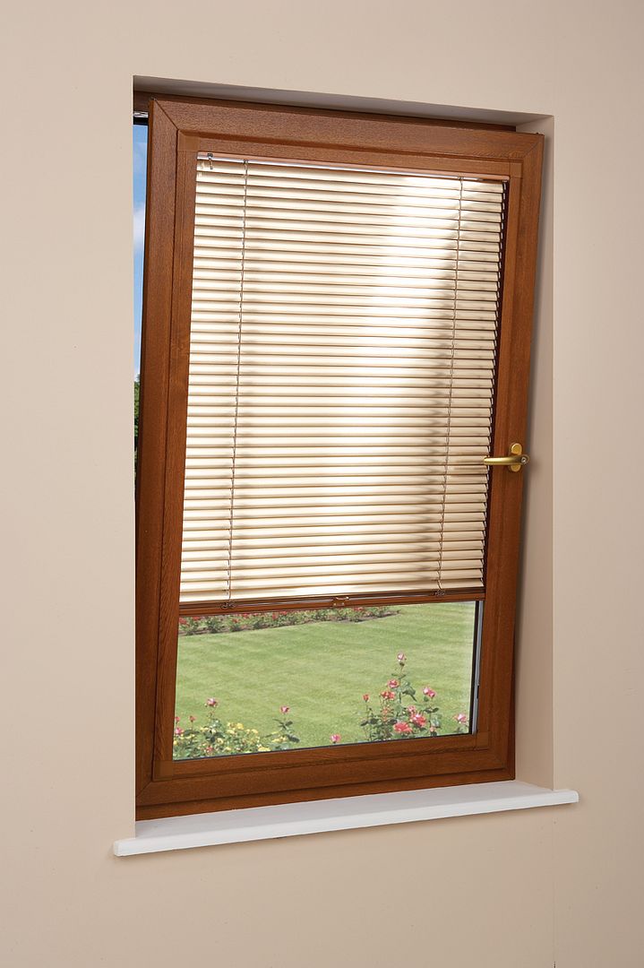 Perfect Fit Blinds Wood Effect Slats With A Golden Oak Frame eBay