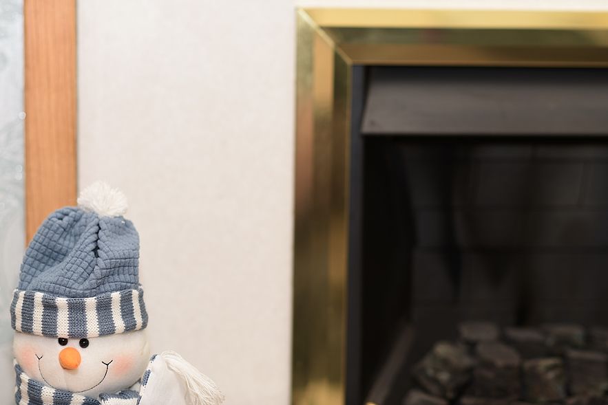 Nikon 105 F2 DC @ F2.8  ( jpg ) 