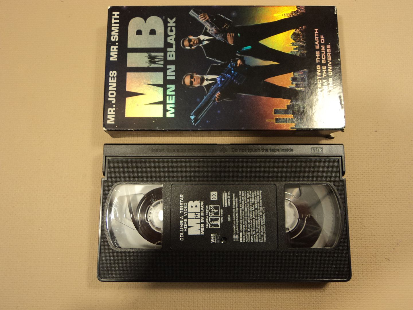 Columbia Pictures Men In Black VHS 43396826533 | eBay