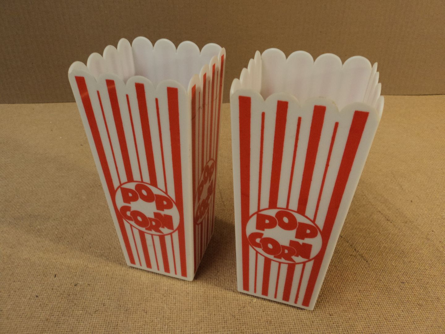 Name Brand Popcorn Holders White Red Set of 2 Plastic